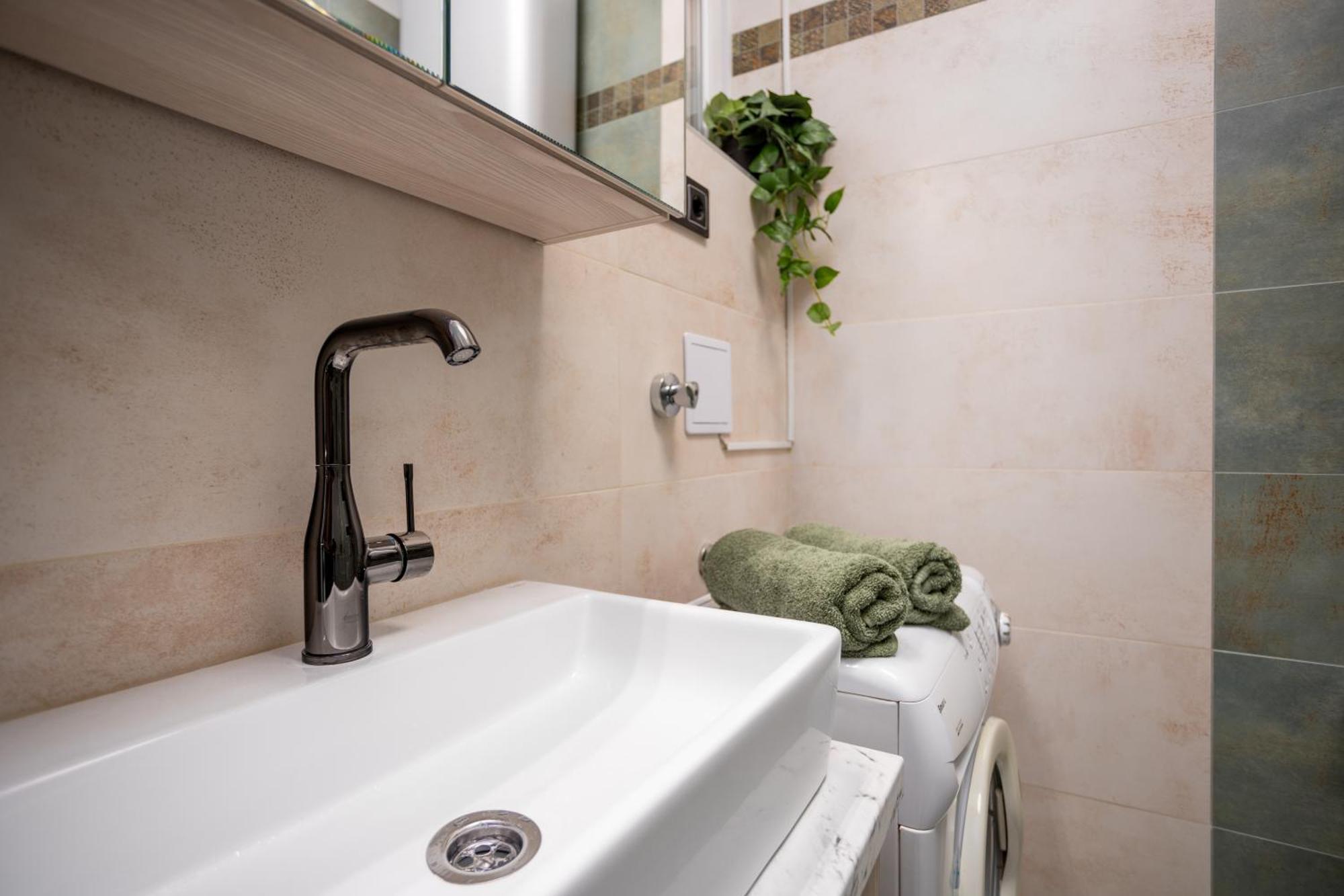 Relax Apartment By The Parliament Budapeste Exterior foto